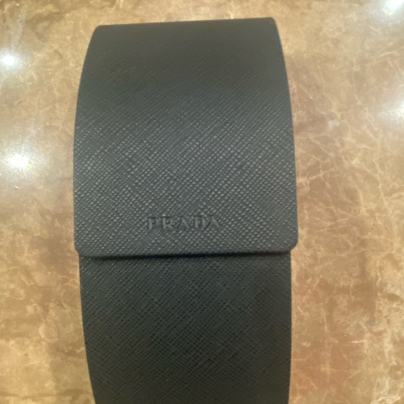 Prada cat eye sunglasses, new with case and cleaning cloth, SPR01V - Picture 7 of 7